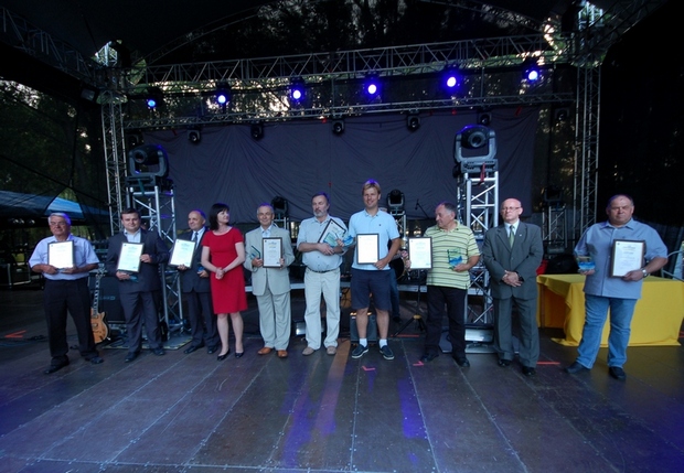 Wręcznie statuetek z okazji 50-lecia Jeziora Zegrzyńskiego