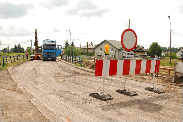 Remont mostu na ulicy Przyszłość w Stanisławowie Pierwszym
