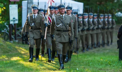 Uroczystości z okazji 106. rocznicy Bitwy Warszawskiej przy pomniku 28. Pułku Strzelców Kaniowskich w Wólce Radzymińskiej – wspólnie oddaliśmy hołd bohaterom - fot. Olo Wąsik